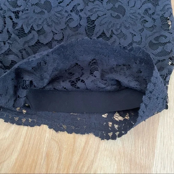 Francesco Scognamiglio Black Scalloped Edge Lace High Rise Shorts Size 40 IT